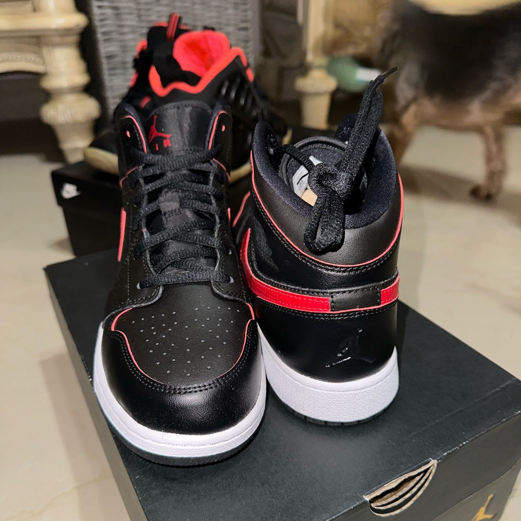 Black Team Red (Grade School)